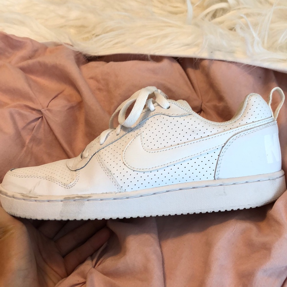 Women’s Nike sneaker